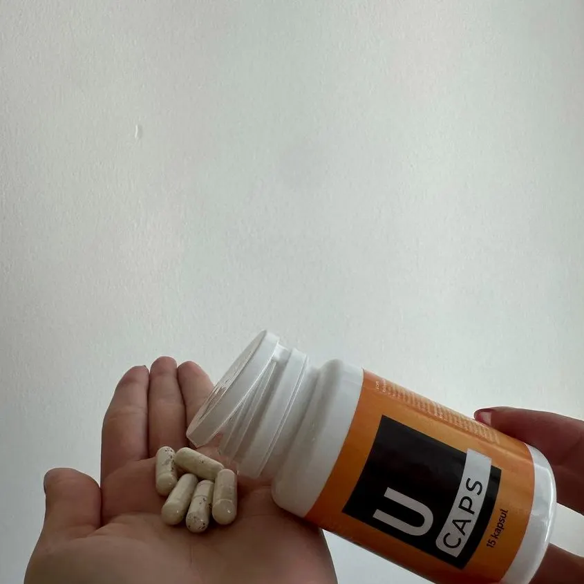 U caps